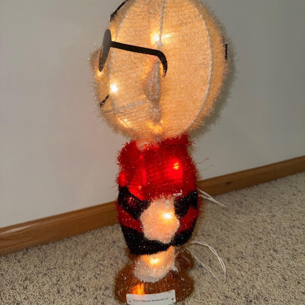 Peanuts Light-Up Decor - Picture 6 of 10